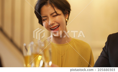 酒會形象 105880303