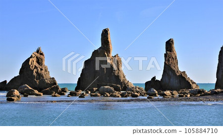 Hashigui Rock (Kushimoto Town, Higashimuro District, Wakayama Prefecture) Hashigui Rock (Kushimoto Town, Higashimuro District, Wakayama Prefecture) 105884710