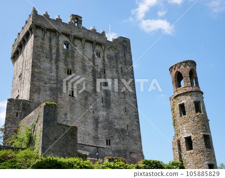 Old celtic castle tower, Blarney castle in Ireland, old ancient celtic fortress 105885829