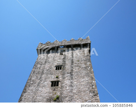 Old celtic castle tower, Blarney castle in Ireland, old ancient celtic fortress 105885846