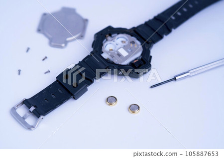 Wristwatch battery change 105887653