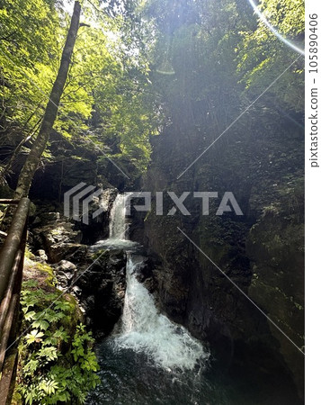 卡拉塔尼瀑布 105890406