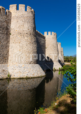 Ancient fortified Mamure Castle on shore of Mediterranean Sea near Anamur 105890829