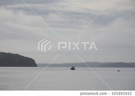 三重縣志摩市濱島町的海、船和天空 105893932