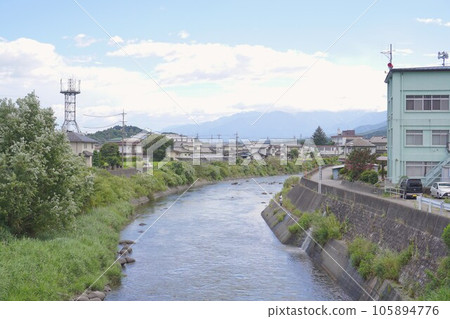 The Tenryu River flowing through Tatsuno Town The Tenryu River flowing through Tatsuno Town 105894776
