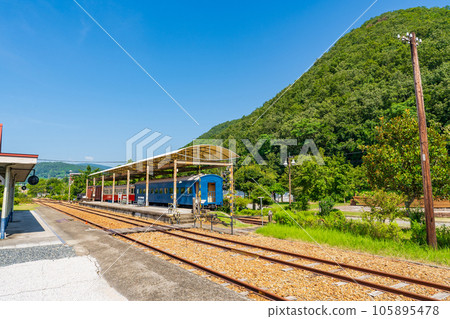 On the premises of Yoshigahara Station on the former Katakami Railway, Misaki Town, Okayama Prefecture 105895478