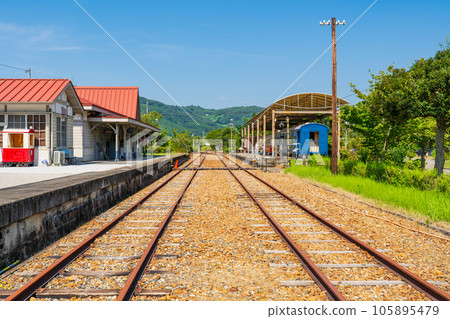 岡山縣三崎町舊片上鐵道吉原車站內 岡山縣三崎町舊片上鐵道吉原車站內 105895479