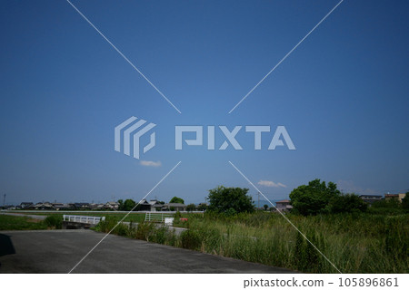 鄉村風景和藍天 鄉村風景和藍天 105896861