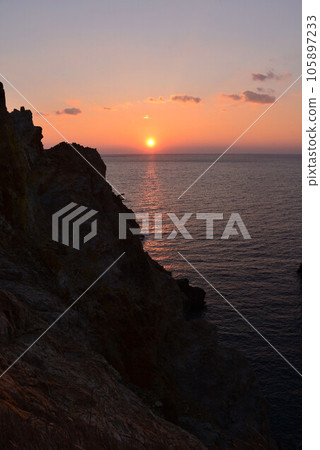 黃昏的伊豆半島小金崎 黃昏的伊豆半島小金崎 105897233