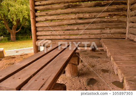 公園、涼亭、樹蔭下的休息處 105897303