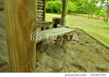 公園、涼亭、樹蔭下的休息處 105897305