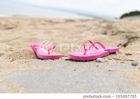 Sea trash318 105897785