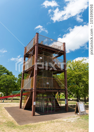 越後久良公園天空體育館夏日藍天 新潟縣長岡市 越後久良公園天空體育館夏日藍天 新潟縣長岡市 105899098