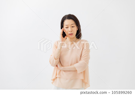 Troubling women Troubling women 105899260