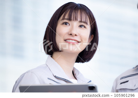 Business woman portrait wearing work clothes Business woman portrait wearing work clothes 105901296