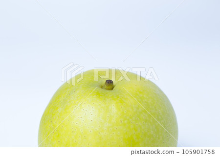 A photo of a pear on a white background Aonashi Nijisseiki pear 105901758