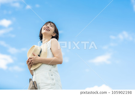 旅行的女人 旅行的女人 度假的女人 105902198