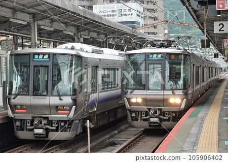 JR West 223 series 6000 series R05 formation + 223 series 2500 series R55 formation Kosei Line B normal 105906402
