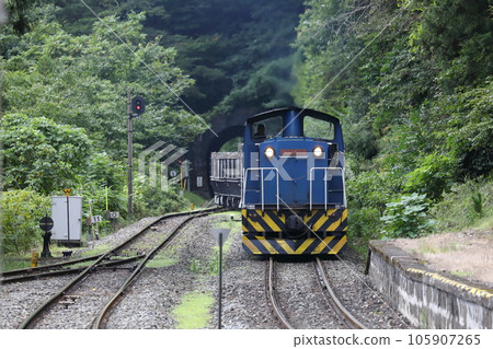 岩手發鐵道彥市線 石灰石貨運列車經過舊彥市站 岩手發鐵道彥市線 石灰石貨運列車經過舊彥市站 105907265