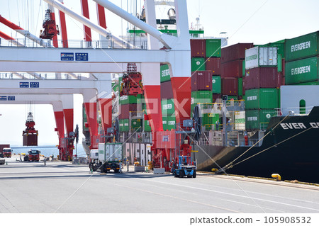 青梅南碼頭集裝箱貨船 105908532
