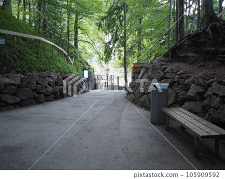 Road to Marijan Bridge Summer 2023 105909592