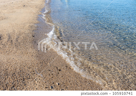 Beach with beautiful clear water 105910741