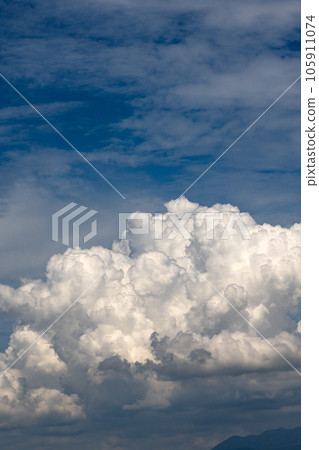 仲夏的天空和雷雲 仲夏的天空和雷雲 105911074