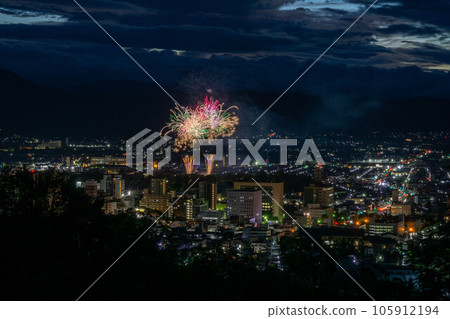 從山形山看到的山形花火大會 從山形山看到的山形花火大會 105912194