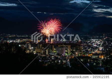 從山形山看到的山形花火大會 從山形山看到的山形花火大會 105912195