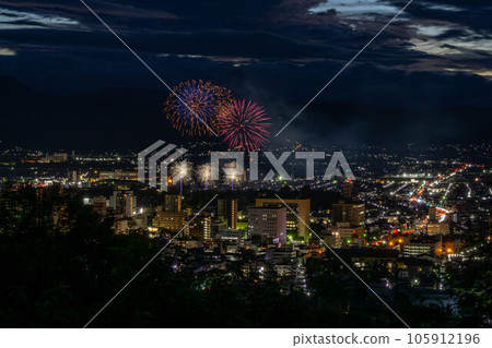 從山形山看到的山形花火大會 從山形山看到的山形花火大會 105912196