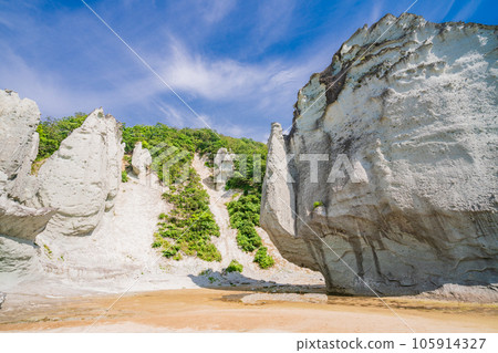 (Shimokita Peninsula, Aomori Prefecture) Hotokegaura in summer (Shimokita Peninsula, Aomori Prefecture) Hotokegaura in summer 105914327