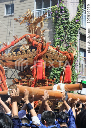 富岡八幡宮的神轎、江戶三大祭、水掛祭 富岡八幡宮的神轎、江戶三大祭、水掛祭 105914959