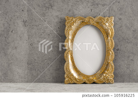 靠在混凝土牆上的金色相框 靠在混凝土牆上的金色相框 105916225