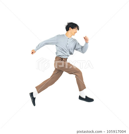 休閒年輕人跳躍背景透明剪輯PNG 105917004