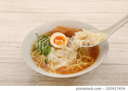 Wonton noodles 105917454