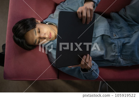 平板電腦的男士 105919522