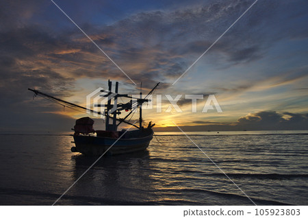 Golden hour in Thailand, 105923803