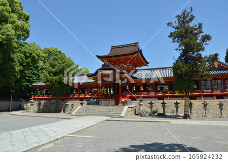 Iwashimizu Hachimangu Shrine Corridor and Tower Gate, Yawata City, Kyoto Prefecture 105924232