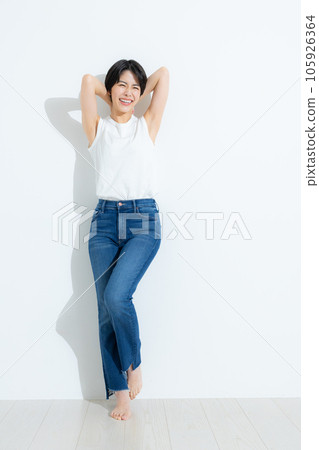 牛仔女 牛仔女 105926364