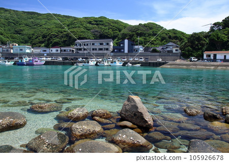 Scenery of Kashiwajima (Otsuki Town, Kochi Prefecture) 105926678