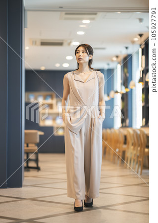 Alasar 女人購物/郊遊形象肖像 Alasar 女人購物/郊遊形象肖像 105927791