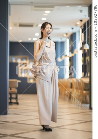 Alasar 女人購物/郊遊形象肖像 Alasar 女人購物/郊遊形象肖像 105927796