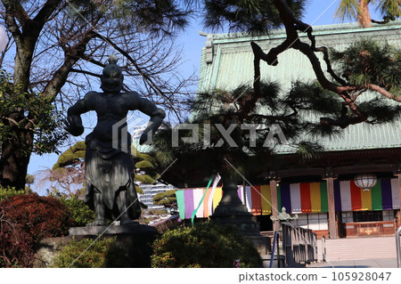 Nio statue 105928047