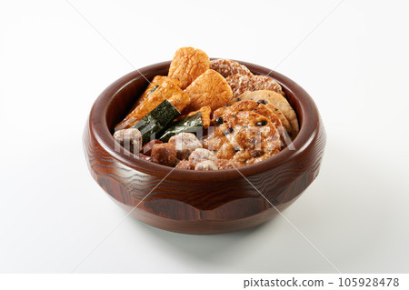 米餅白色背景圖像 米餅白色背景圖像 105928478