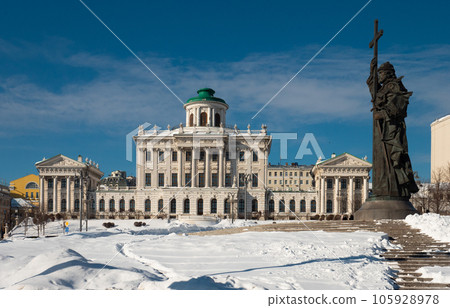 Neoclassical Pashkov House and monument to Vladimir Great in Moscow Neoclassical Pashkov House and monument to Vladimir Great in Moscow 105928978