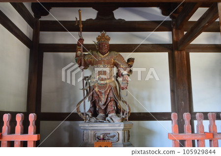 “弘國天”像(萬福寺天王殿 / 京都府宇治市五加所三番瓦里 34 號) “弘國天”像(萬福寺天王殿 / 京都府宇治市五加所三番瓦里 34 號) 105929844