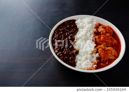 Aigake 咖哩配黃油雞肉咖哩和 keema 咖哩 Aigake 咖哩配黃油雞肉咖哩和 keema 咖哩 105930104