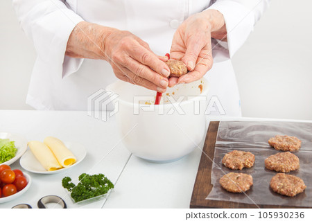 Step by step preparation of mini burgers. Homemade mini burgers for children or appetizers. Small hamburgers. Step by step preparation of mini burgers. Homemade mini burgers for children or appetizers. Small hamburgers. 105930236