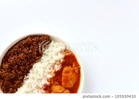 Aigake curry with butter chicken curry and keema curry 105930410