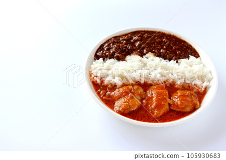 Aigake curry with butter chicken curry and keema curry 105930683